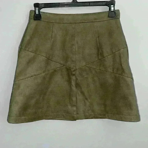 EUC Peacebird Suede Snap Front Military Green Mini Skirt Size Medium - Picture 6 of 9